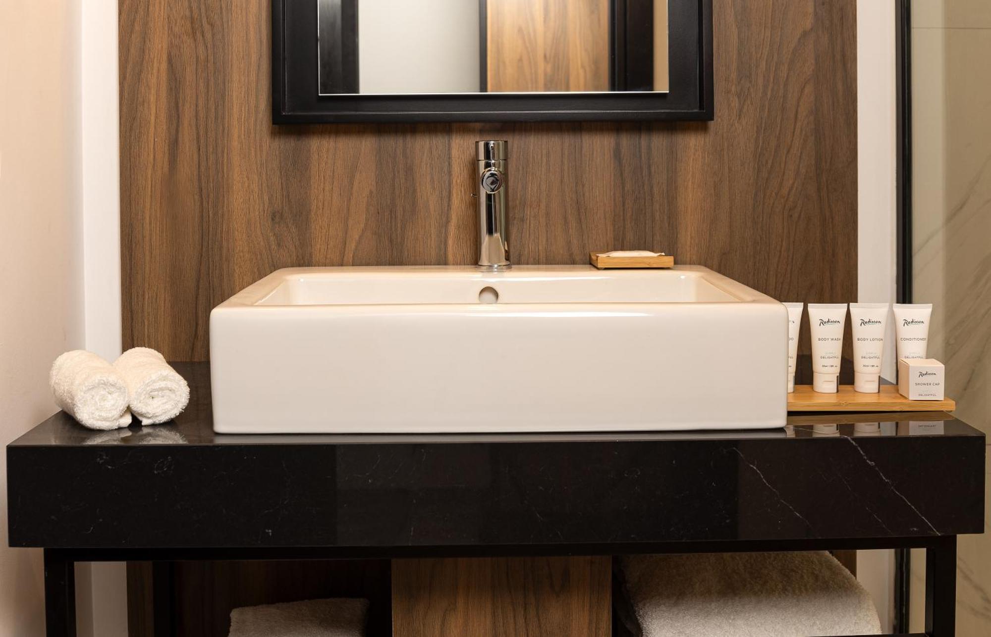 Radisson Hotel Tunis, City Center Екстериор снимка